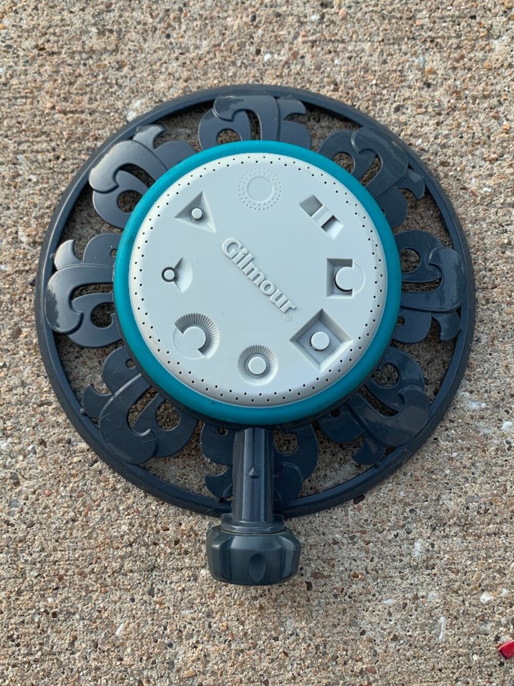 Gilmour 8 Pattern Stationary Lawn Sprinkler Decorative Metal Base Circular Water